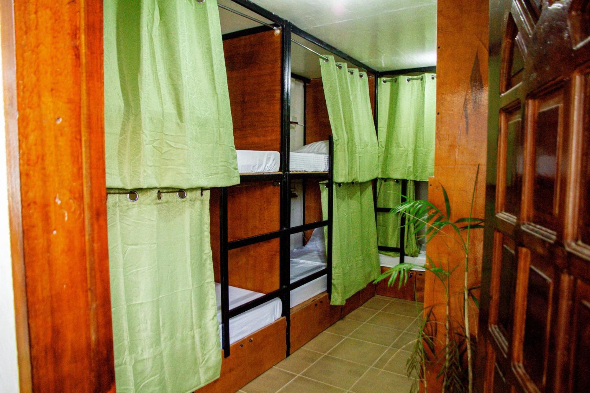 Moana Beach House Moalboal Esterno foto