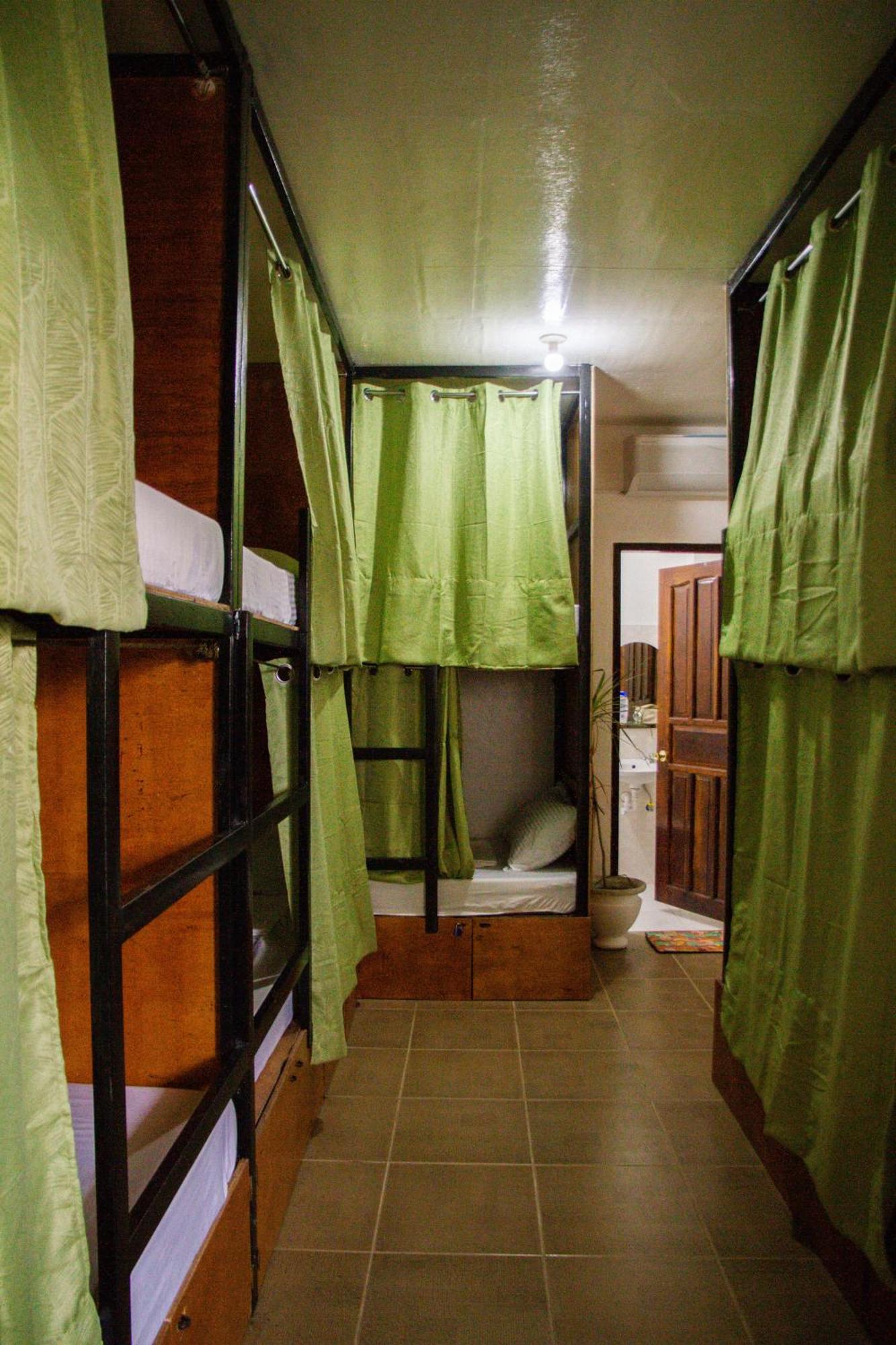 Moana Beach House Moalboal Esterno foto